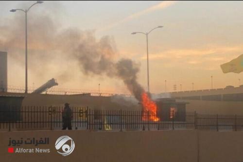 مصادر: محتجون يحرقون البوابة الثانية للسفارة الأمريكية في بغداد