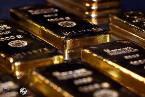الذهب ينزل دون 1900 دولار مع صعود الدولار وعوائد السندات الأمريكية
