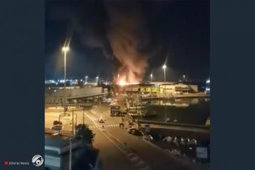بالفيديو.. حريق ضخم في ميناء إيطالي