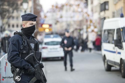 فرنسا.. الشرطة تقتل رجلاً ذبح شخصاً في ضواحي باريس