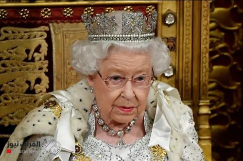 ملكة بريطانيا في خطاب عاطفي كلنا بحاحة "للعناق"..
