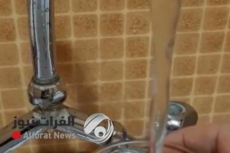 بالفيديو.. أمانة بغداد تستجيب لمناشدة مواطنة وتصلح أنبوباً للماء في الطالبية