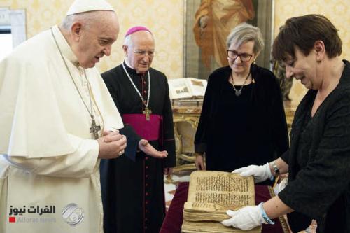 بابا الفاتيكان يطلع على مخطوطة عراقية ستسبقه في زيارة قرقوش