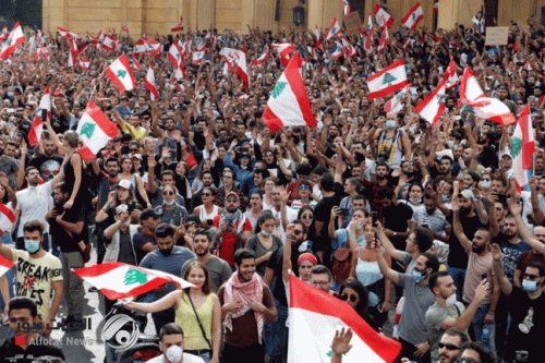 اللبنانيون يعودون إلى الشارع مع تعثر تشكيل الحكومة