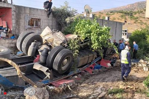 حادث مروع لشاحنة دجاج يسفر عن ضحايا في دوكان