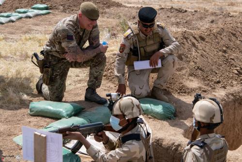 الدفاع والناتو تبحثان توسيع عمل الحلف في المؤسسة العسكرية العراقية