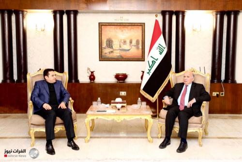 حسين والأعرجي يؤكدان على الحوار كسياسة ثابتة في علاقات العراق مع جيرانه