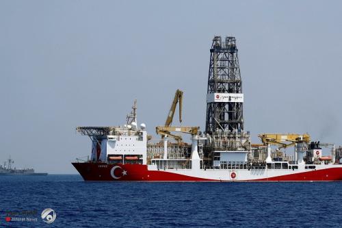 بالتفاصيل.. دولة عربية تحبط تهريب 1,4 مليون دولار في سفينة صيد تركية