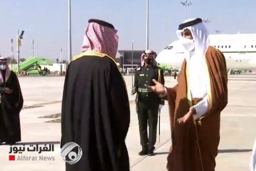 بالفيديو.. وصول أمير قطر للسعودية وبن سلمان يستقبله بالأحضان
