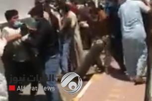 شاهد.. فوضى عارمة في توزيع قناني الاوكسجين بمستشفى الحسين في الناصرية
