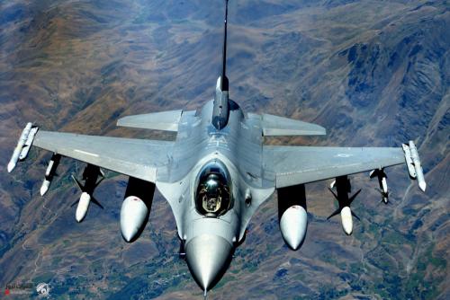 طائرات إف 16 العراقية تعالج 3 كهوف لداعش في سلسلة جبال حمرين