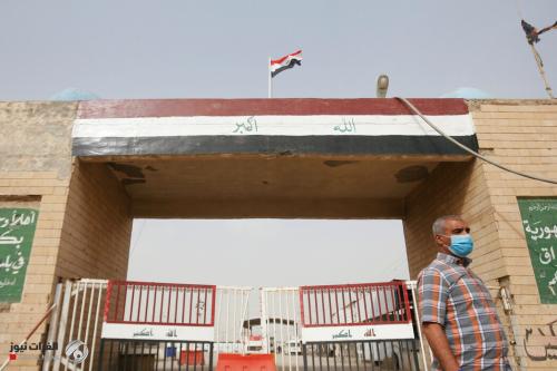 العراق يفرج عن 40 سجينا إيرانیا