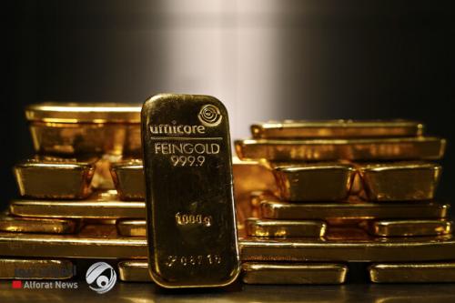 الذهب يهبط مع صعود الدولار وعوائد السندات