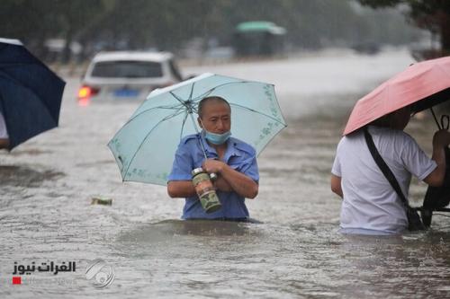 بالفيديو... وضع "خطير جدا" بسبب الفيضانات وسط الصين