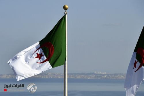 تنكيس علم الجزائر ثلاثة أيام حدادا على وفاة بوتفليقة