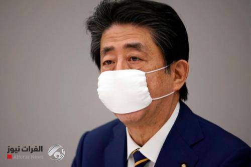 رئيس الوزراء الياباني يسعل دماً ويعتزم الإستقالة