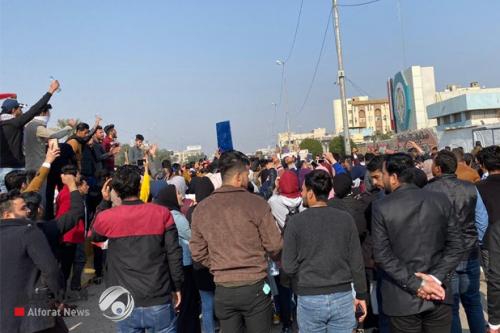 بالفيديو.. إنهاء اعتصام قيادة شرطة البصرة بعد الافراج عن طلاب