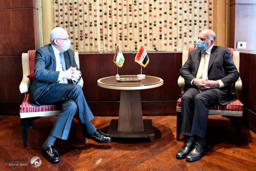 وزير الخارجية يدعو نظيره الفلسطيني لزيارة العراق وتفعيل اللجنة المشتركة