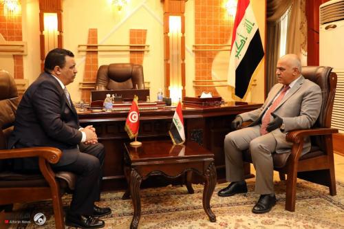 العراق وتونس يبحثان مشروع المنح الدراسية المتبادلة