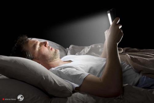 دراسة تحذر الرجال من استخدام الهاتف ليلا