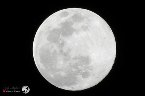 القمر سلب الارض ٦٠ من غلافها الجوي