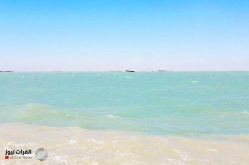 النقل تكشف تفاصيل غرق السفينة الايرانية في خور عبد الله
