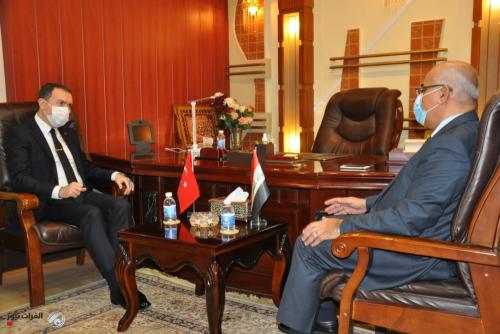 العراق وتركيا يتفقان على الاعتراف المتبادل بالجامعات وزيادة المنح الدراسية
