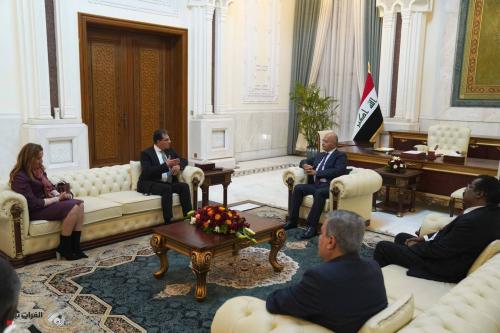 صالح لشخصيات عربية: أمن واستقرار العراق عامل أساسي لاستقرار وازدهار المنطقة