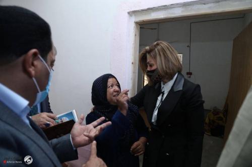 بالصور.. وزيرة الهجرة تتفقد أوضاع الأسر العائدة من مخيمات النزوح إلى الفلوجة