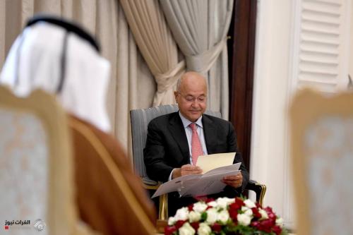 بالفيديو.. صالح يتسلم رسالة خطية من أمير قطر.. هذا نصها