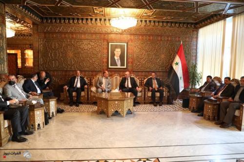 وفد عراقي رفيع يصل الى دمشق.. ووزير: الحكومة مُهتمة بإعادة التوازن في المنطقة