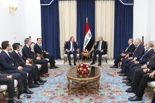 صالح يؤكد لاوغلو رفض مبدأ الحرب بالوكالة وجعل العراق منطلقاً لأي اعتداء