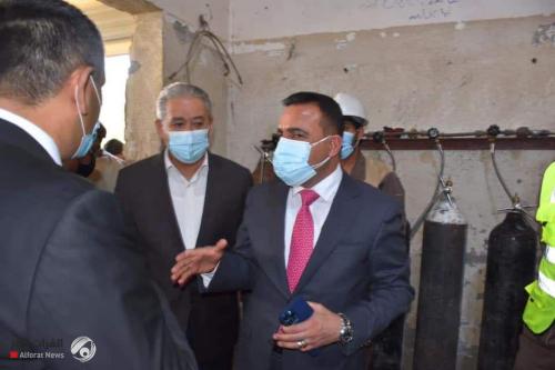 بالصور..وزير الصحة يزور معمل الاوكسجين الطبي في ذي قار
