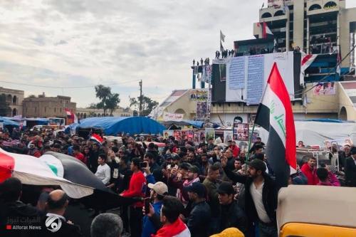 بالصور.. توافد المحتجين لساحات التظاهر في بغداد والمحافظات