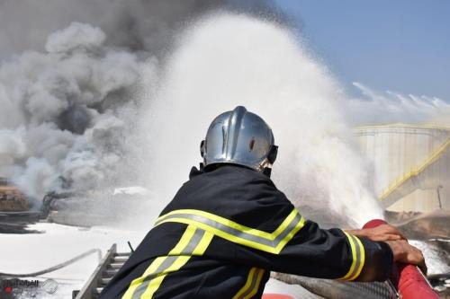 وزارة النفط تؤكد إخماد حريق مصفى القيارة بالكامل