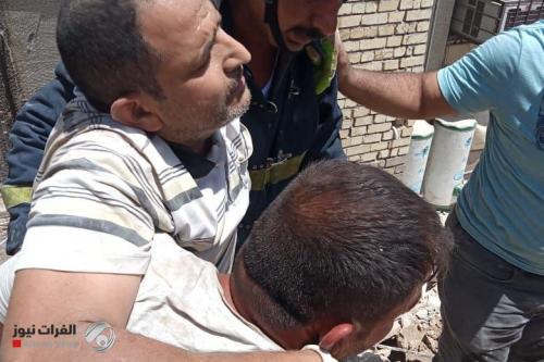 بالصور.. أنهيار منزل شرقي بغداد والدفاع المدني ينقذ عاملين من تحت الركام