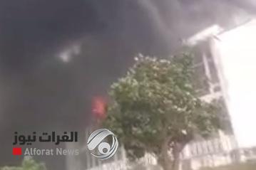 بالفيديو.. إندلاع حريق ضخم في مسرح ايراني