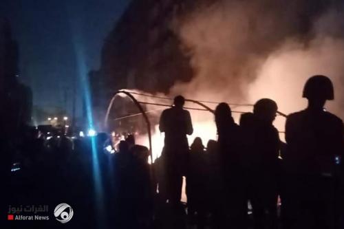 بالفيديو.. حرق خيم المعتصمين في ساحة التحرير