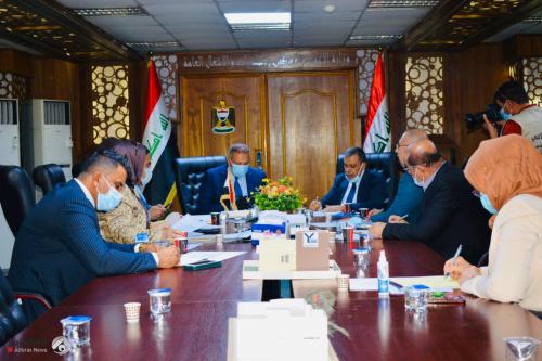 محافظ بغداد يناقش الشروع بتطوير خمسة من مداخل العاصمة