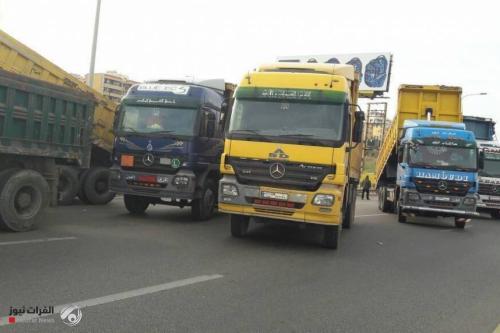 لبنان يعلن مصير سائقين عالقين في حدود العراق